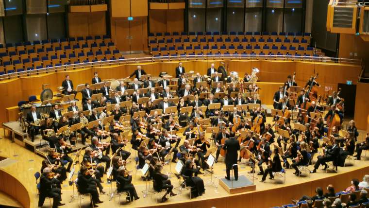 Schüler*innen erleben Strawinskis „Le Sacre du Printemps“ in der Düsseldorfer Tonhalle