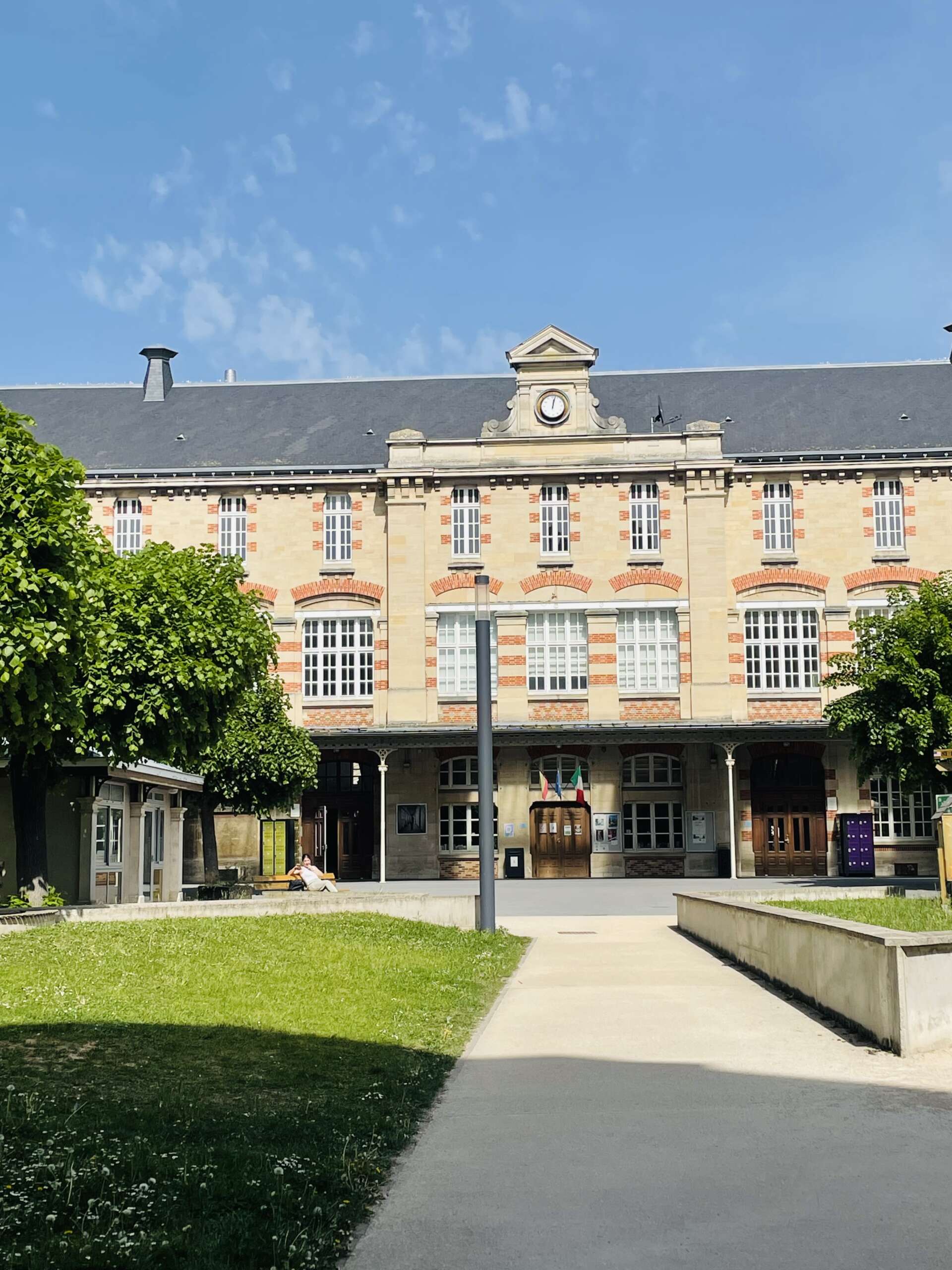 Unsere Partnerschule: das „Lycée Pierre Bayen“ in Châlons-en-Champagne ...