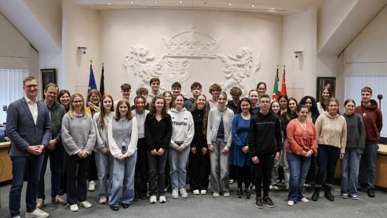 Schüler*innen aus Châlons-en-Champagne zu Gast im Rathaus